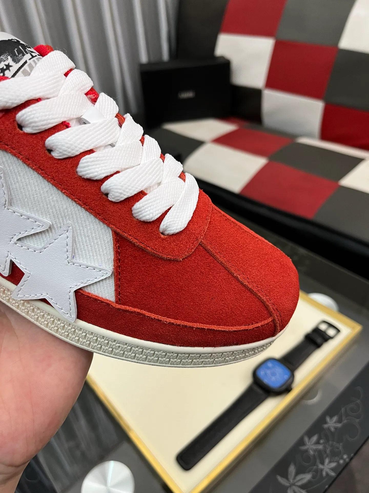 Men's shoes 💰420⌚️⌚️《AMIR*》New men's low-top casual sports sneakers bone shoes, another pair of irresistible bone shoes. Bone shoes are one of AMIRI's most popular items. They use first-layer cowhide uppers. The side bones are made of two cowhide laminations. They have a three-dimensional feel. The leather incisions are all oil-edged. Contrasting color design. Simple style. Fashionable sports. Customized metal LOGO nameplate to embellish shoelaces. Exclusive control of top version. Supports comparison. Breathable mesh lining Original rubber outsole A must-have item for daily leisure Suitable for various occasions Check it out if you are looking for high quality Super cool uppers Size: 38-445️⃣ Colors available
